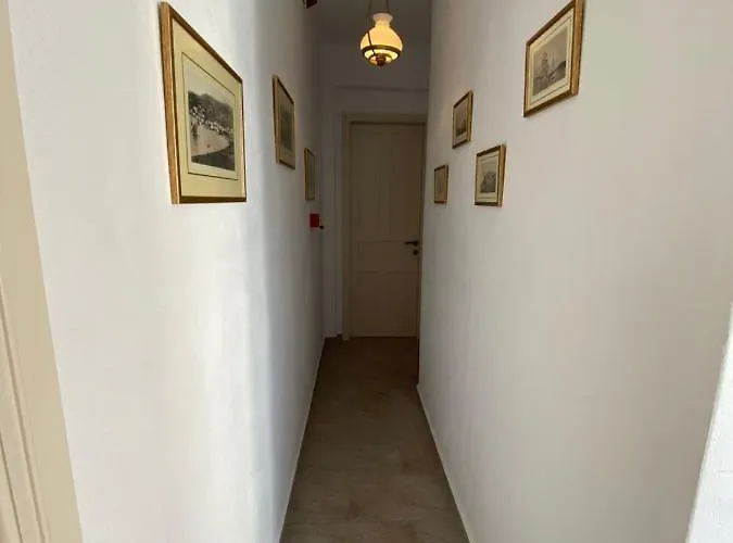 Petridi Maria & شقة سكالا